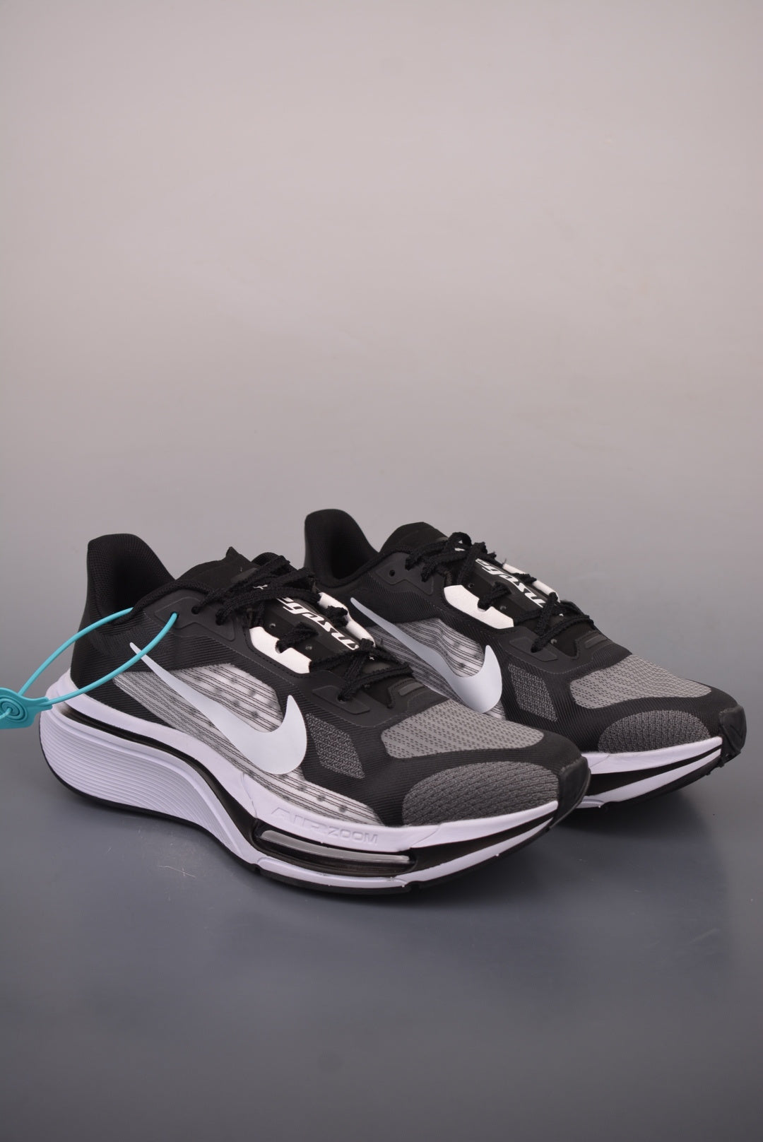 Nike Pegasus Plus 2 "Black and White" IM2541-101